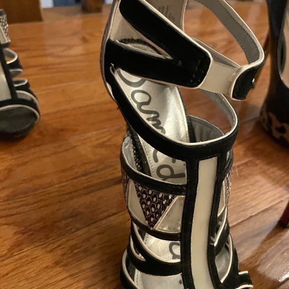 Buy 1 ..get 2 free - Picture 2 of 6